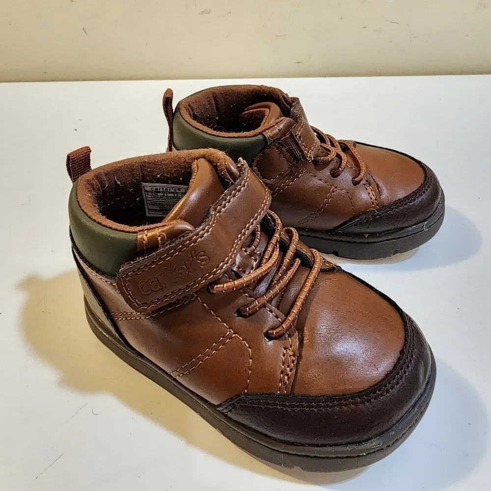 Carter's baby's brown booties size 5.5M
